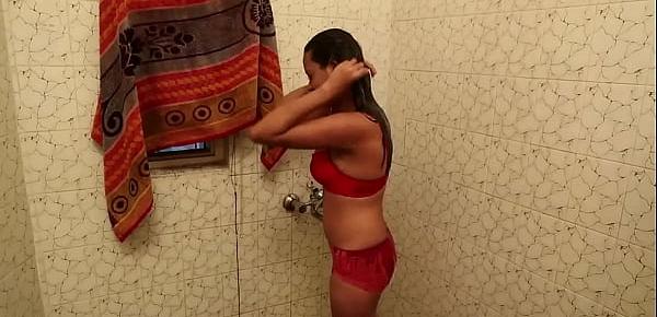  Hot Bathroom Scene - Lal Chhadi In Bathroom